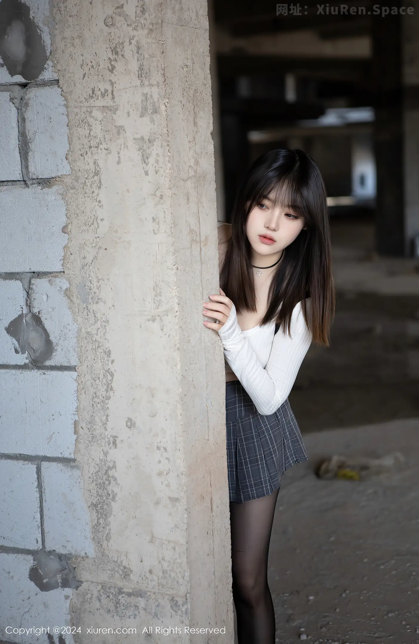 图片[3]-[XiuRen秀人网]VOL.8439 模特豆瓣酱捆绑主题性感白色上衣配开档黑丝秀丰满身材诱惑写真85P-秀人网官方网站